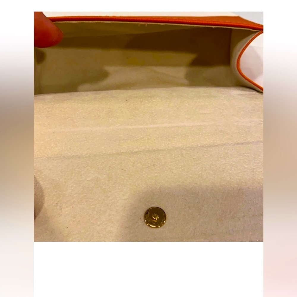 Tory Burch orange sunglasses case & protective drawstring pouch - Picture 3 of 10